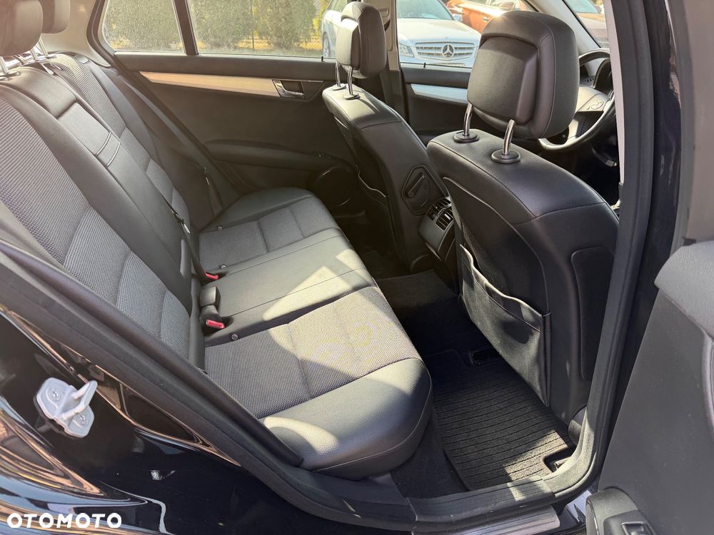 Mercedes-Benz Klasa C - 32