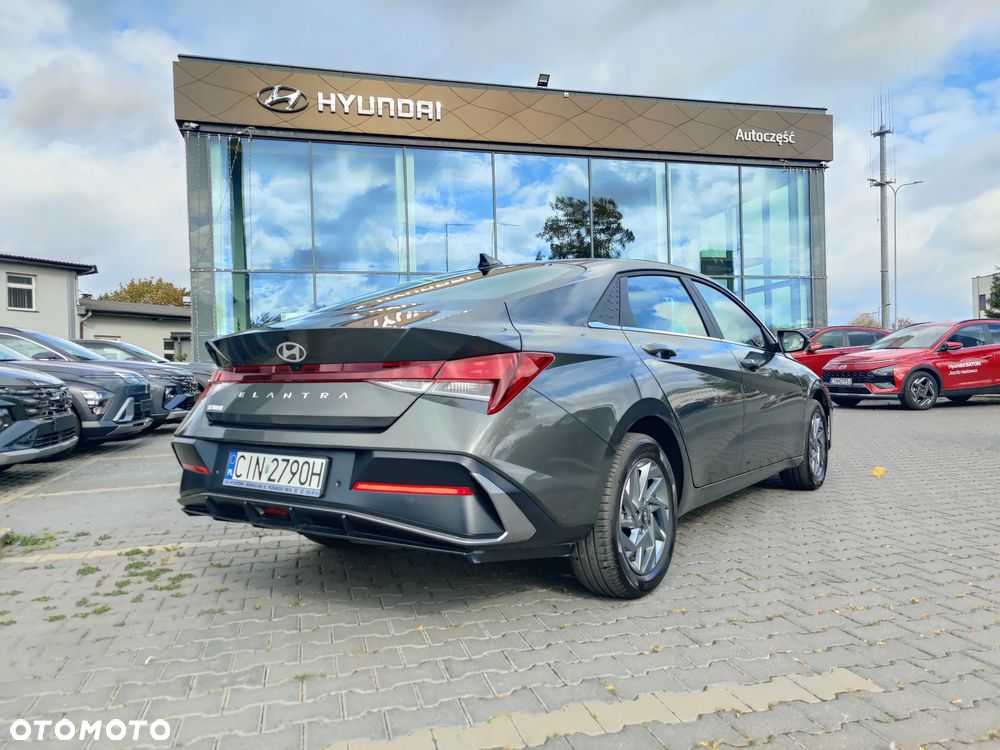 Hyundai Elantra 1.6 Smart - 9