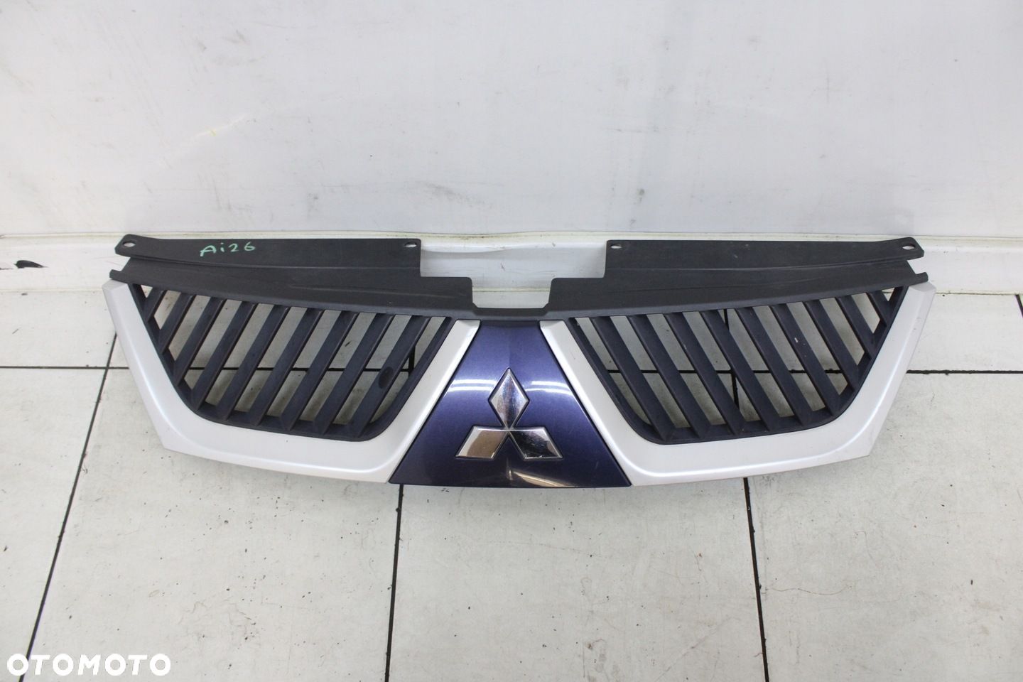 MITSUBISHI OUTLANDER II 06R- GRILL ATRAPA - 1
