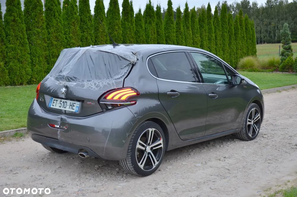 Peugeot 208 - 4