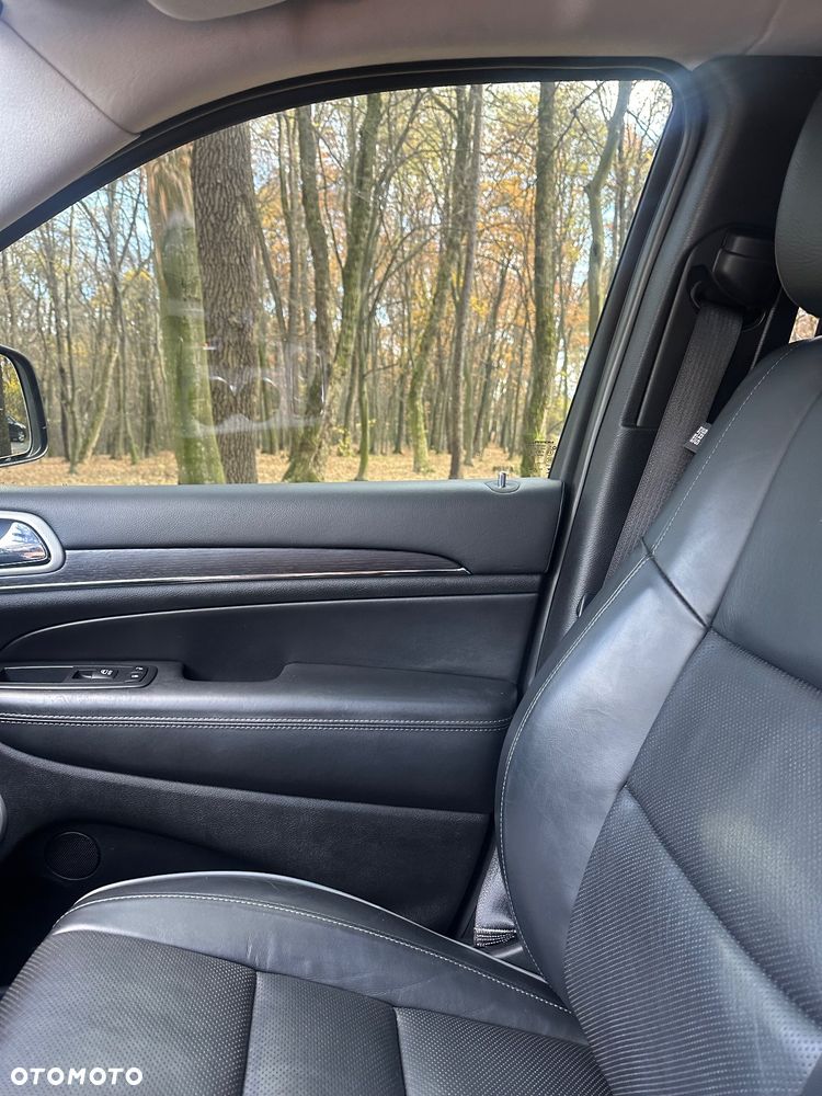 Jeep Grand Cherokee 5.7 V8 HEMI Summit - 16