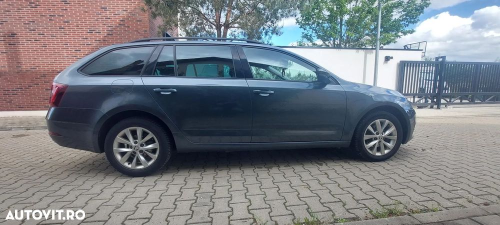 Skoda Octavia 1.6 TDI DSG Ambition - 8