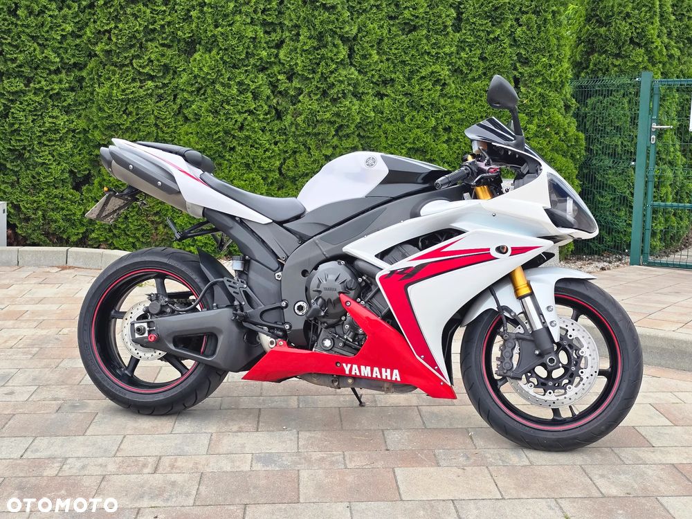 Yamaha R1 - 3