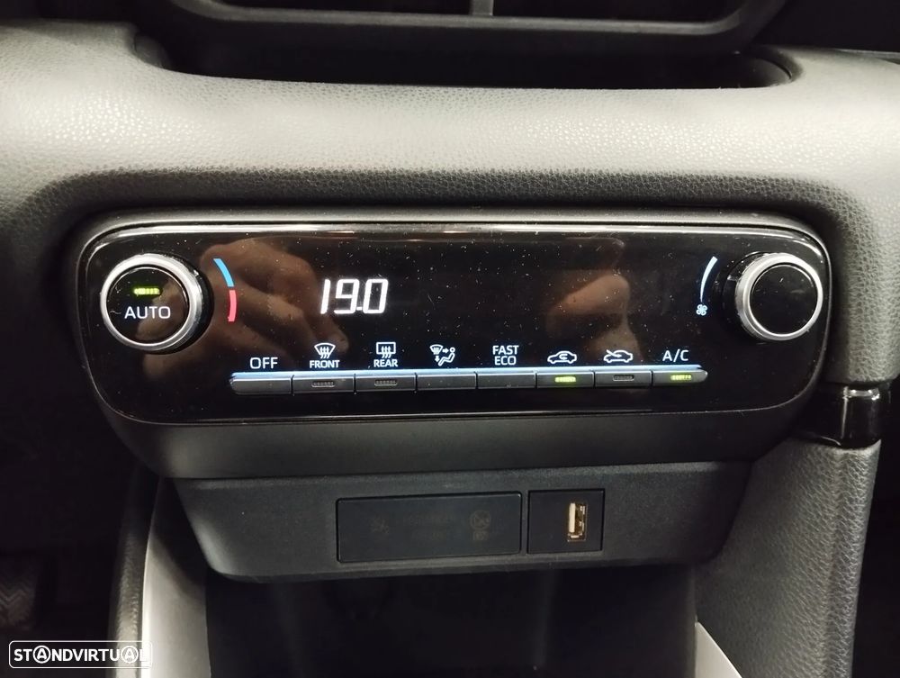 Toyota Yaris 1.5 HDF Comfort Plus - 27
