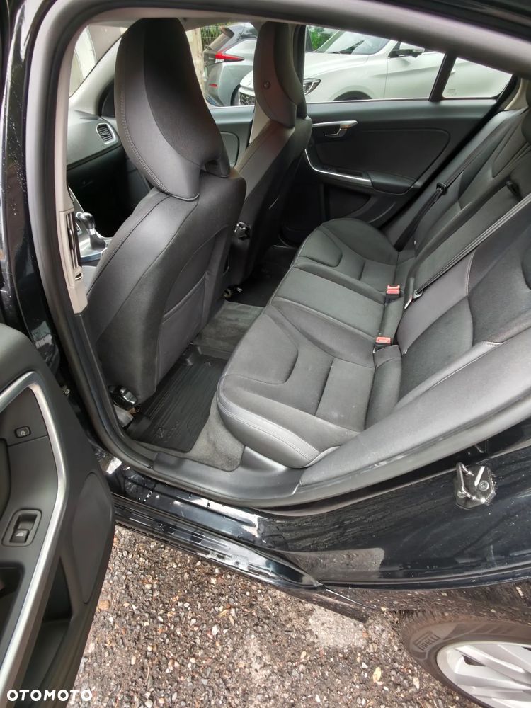 Volvo S60 D3 Momentum - 22