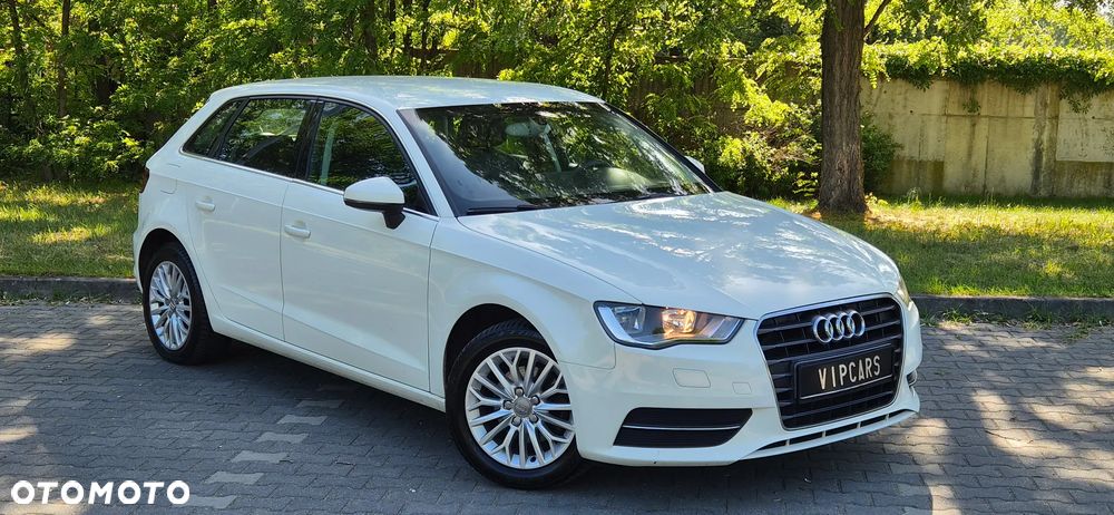Audi A3 Sportback 1.6 TDI Attraction - 3