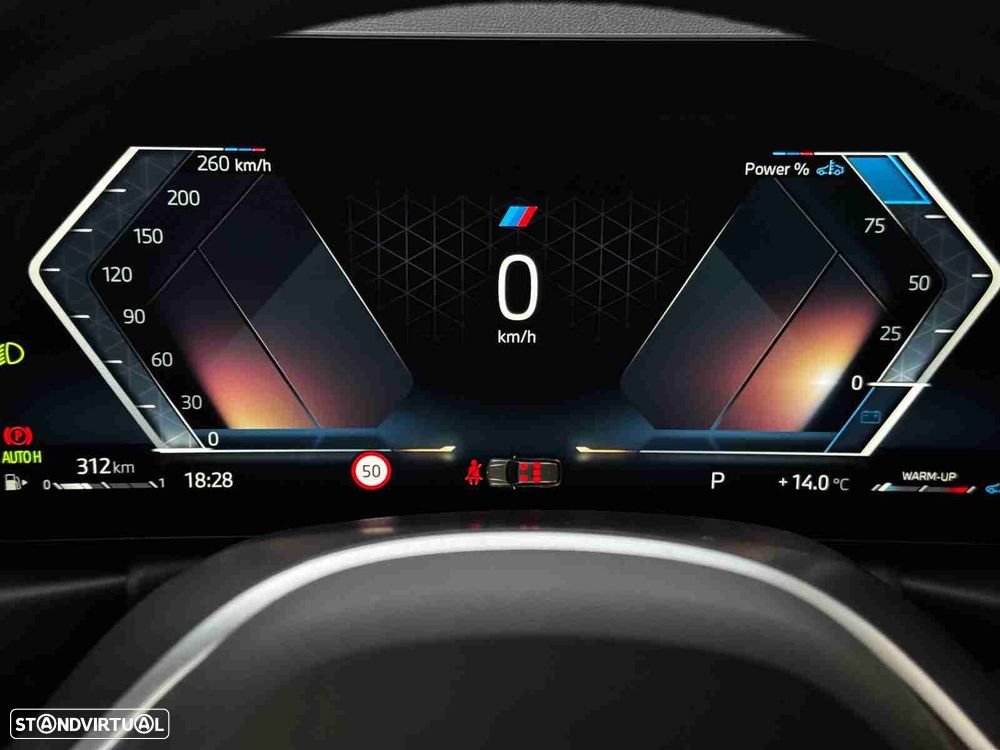 BMW 320 d Touring Pack Desportivo M Auto - 16