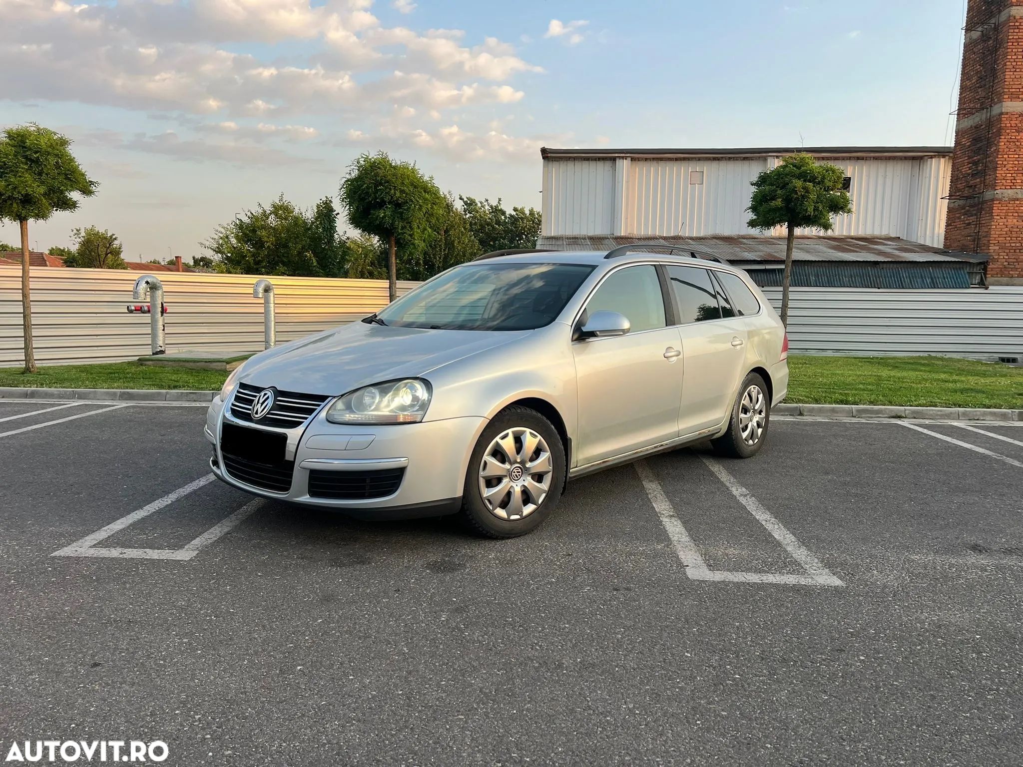 Volkswagen Golf - 1