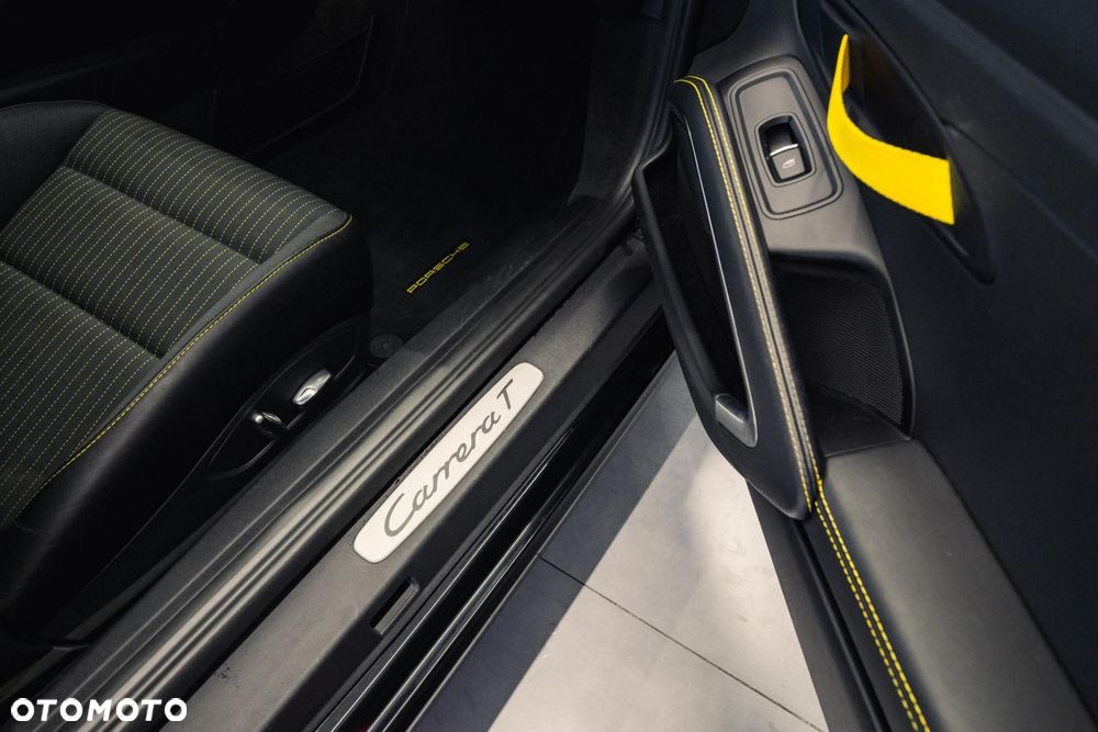 Porsche 911 Carrera T PDK - 29
