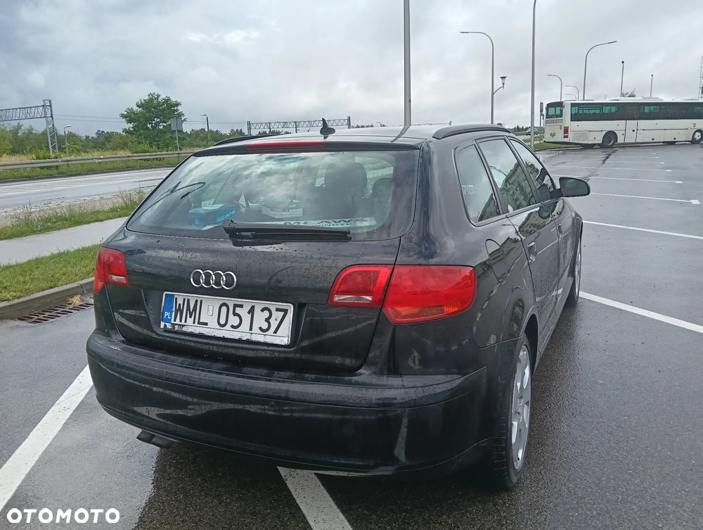 Audi A3 Sportback 2.0 TDI DPF Ambiente - 4