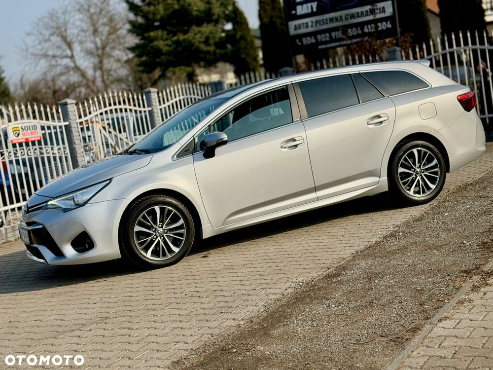 Toyota Avensis 2.0 D-4D Prestige - 2
