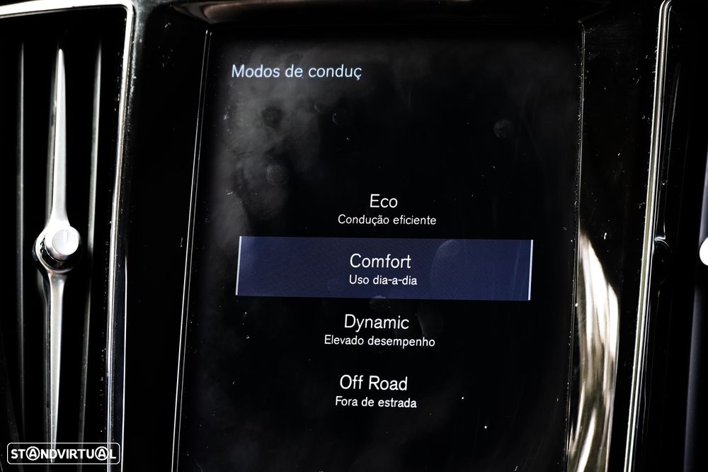 Volvo V60 Cross Country 2.0 D4 Geartronic - 21