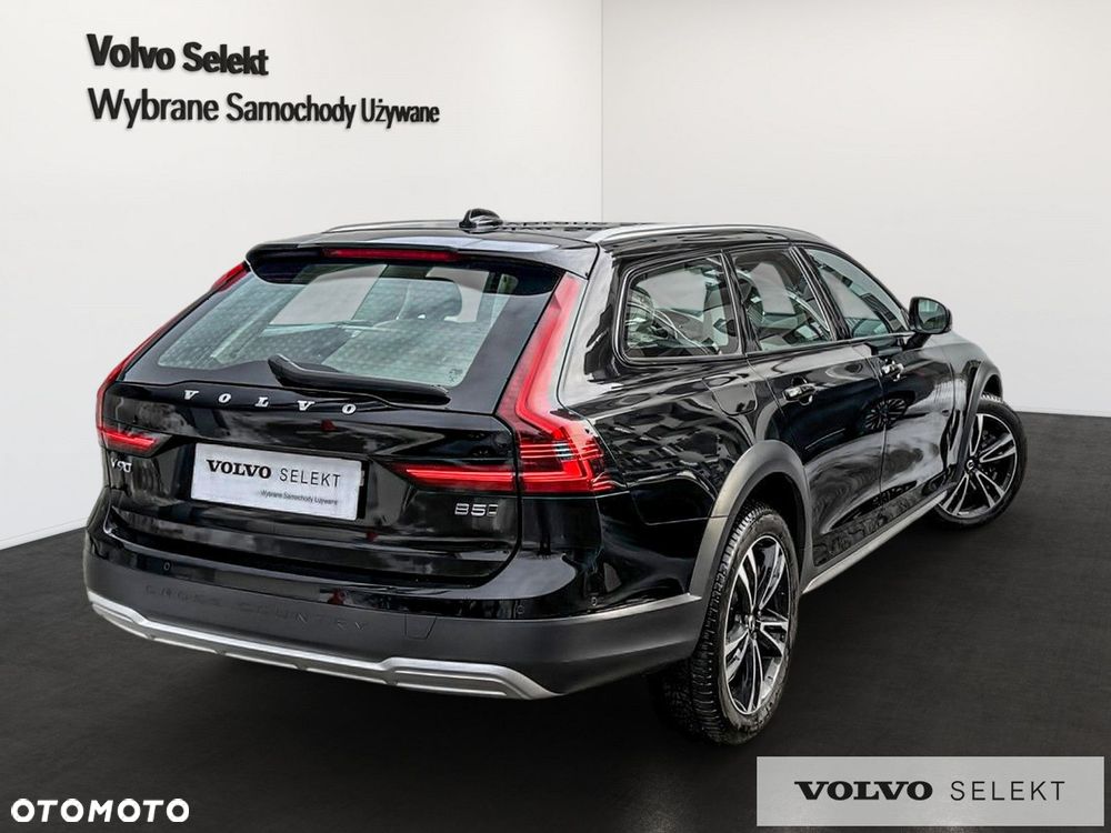 Volvo V90 Cross Country - 9