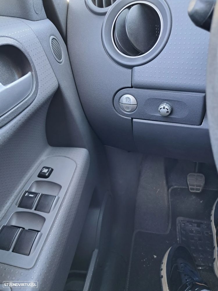 Mitsubishi Colt - 10