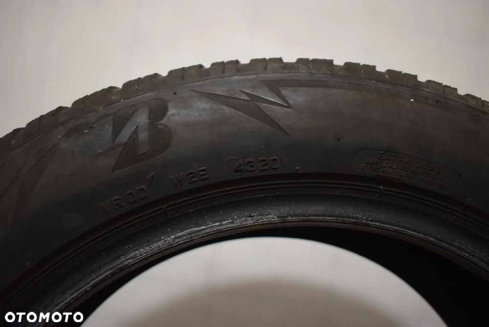 R18 225/55 Bridgestone Blizzak LM005 - 10