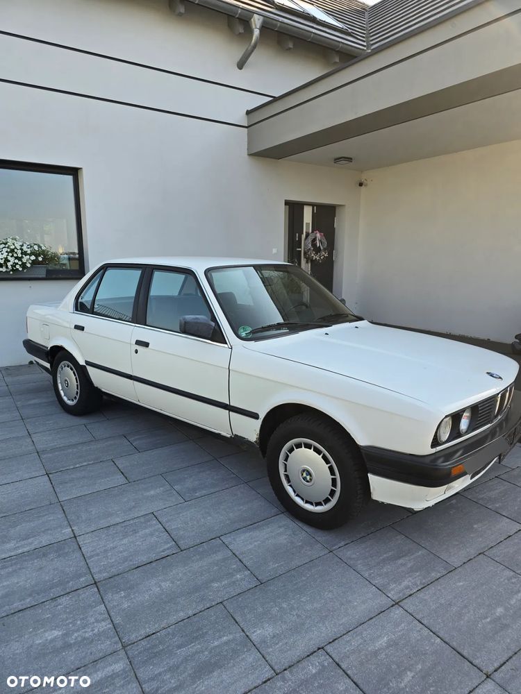 BMW Seria 3 318i - 1