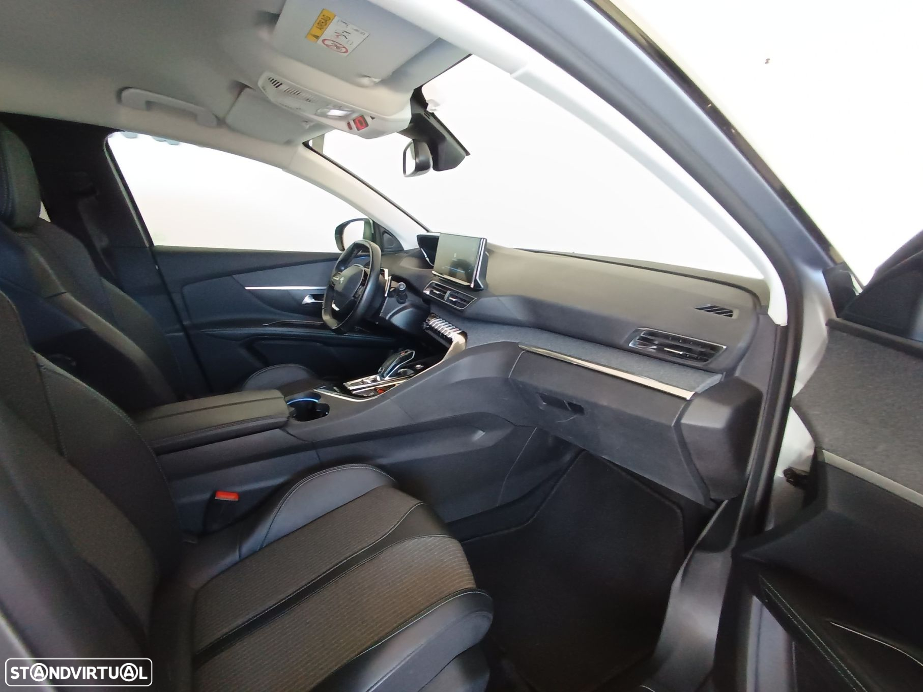 Peugeot 5008 1.5 BlueHDi Allure Pack EAT8 - 31