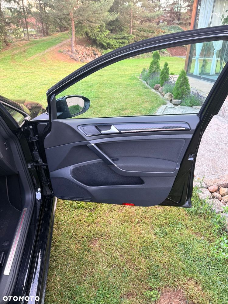 Volkswagen Golf - 12