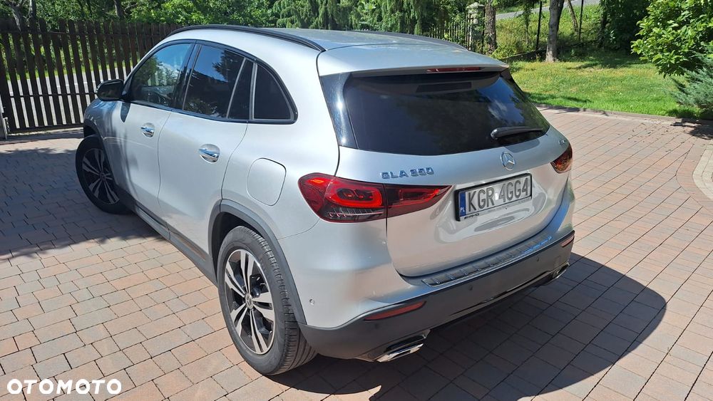 Mercedes-Benz GLA 250 4-Matic AMG Line - 8
