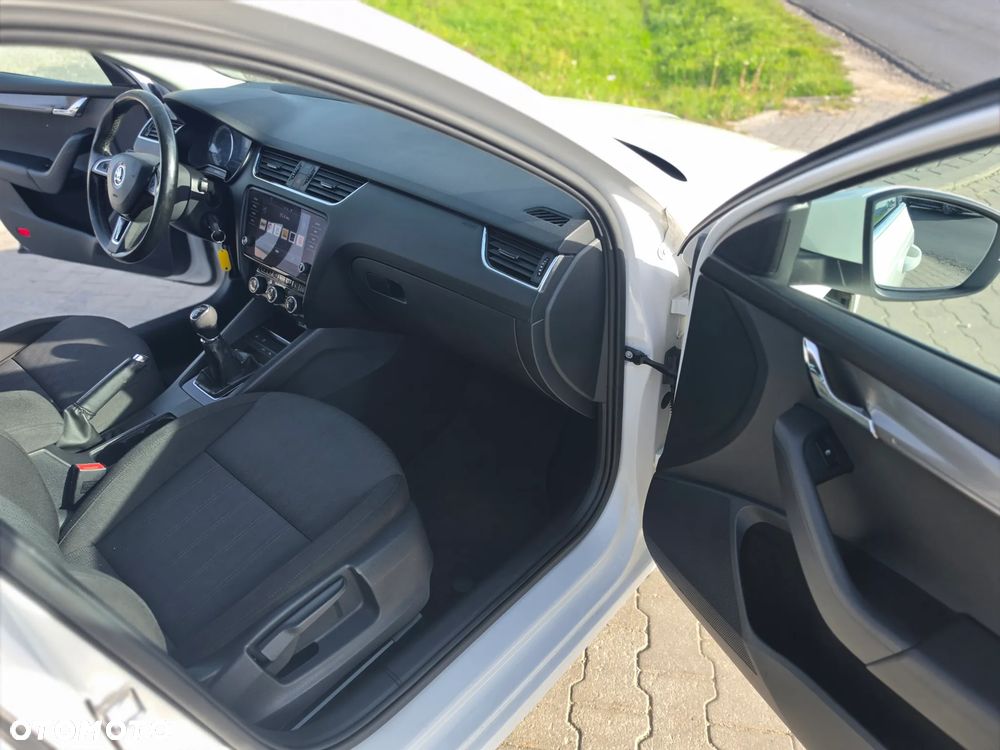 Skoda Octavia 1.6 TDI Premium Edition - 25