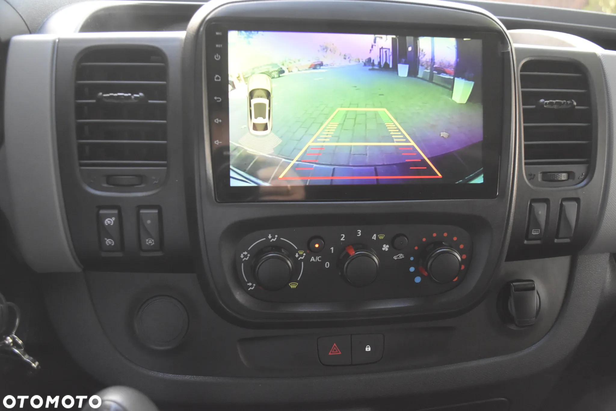 Renault Trafic - 9