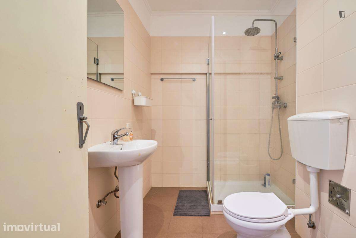 Quarto - localizado em Saldanha Lisbon - Grande imagem: 4/51