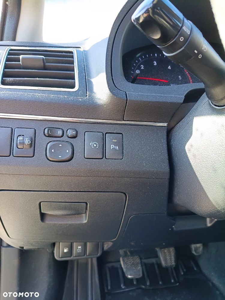 Toyota Avensis 2.0 D-4D Premium - 16