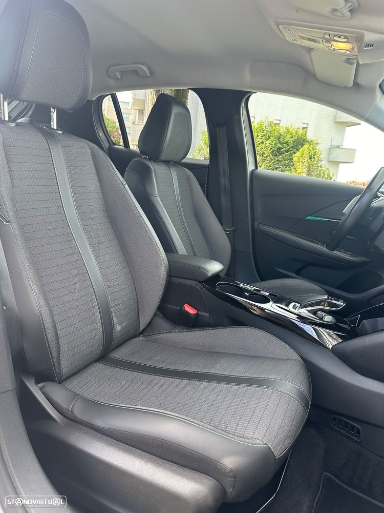 Peugeot e-208 Allure - 34