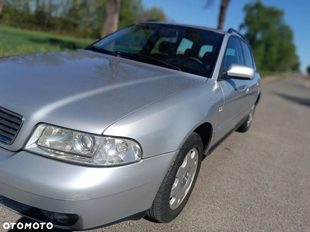 Audi A4 Avant 1.8 - 12