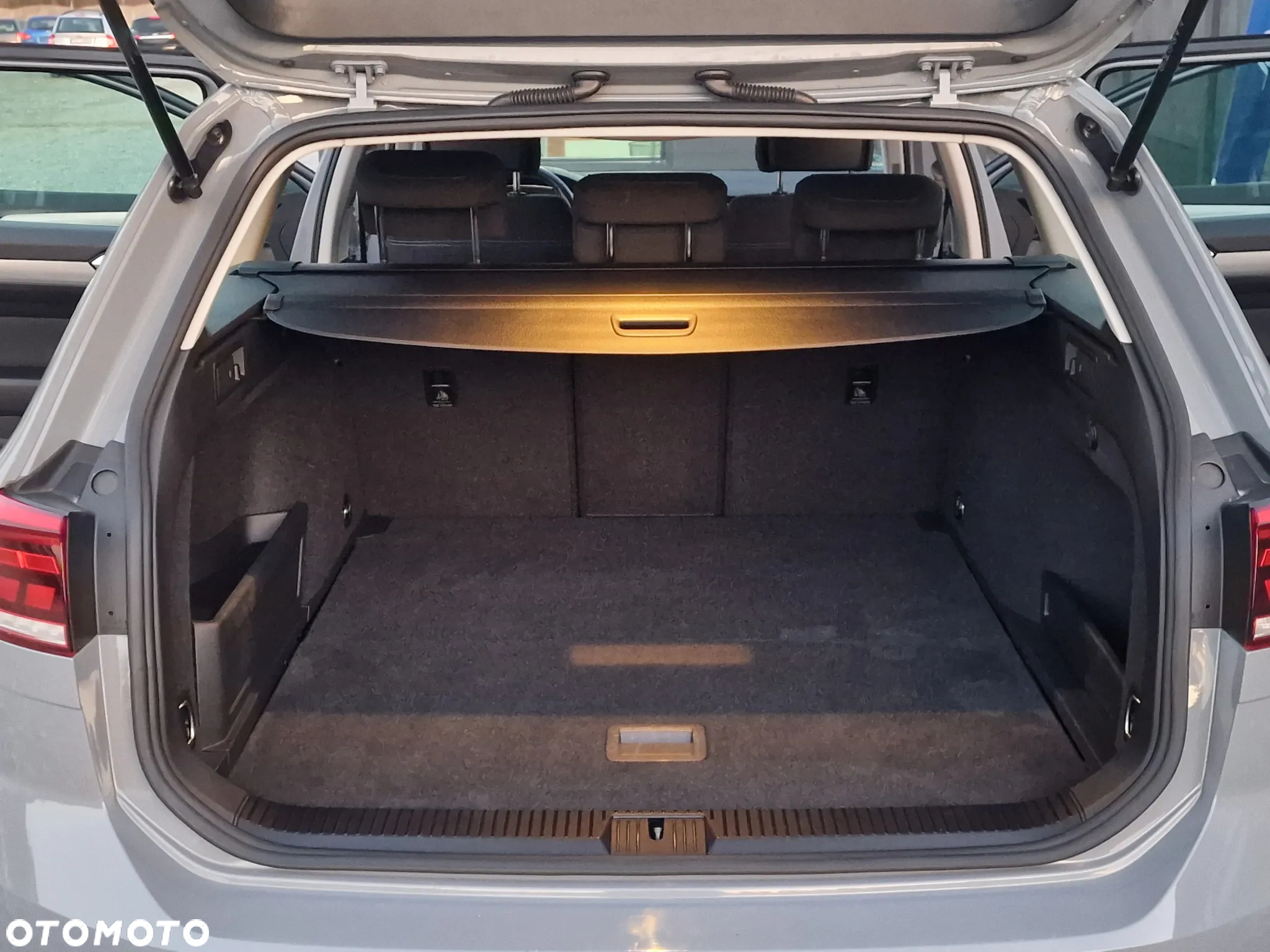 Volkswagen Passat Variant 2.0 TDI DSG (BlueMotion Technology) Comfortline - 15