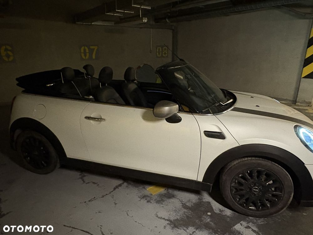 MINI Cooper Essential Trim - 23