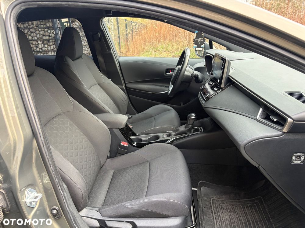 Toyota Corolla 1.8 Hybrid Comfort - 17