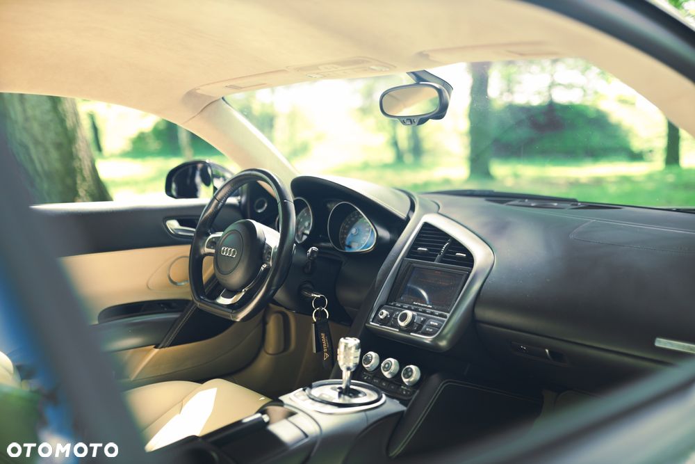 Audi R8 Coupé - 25