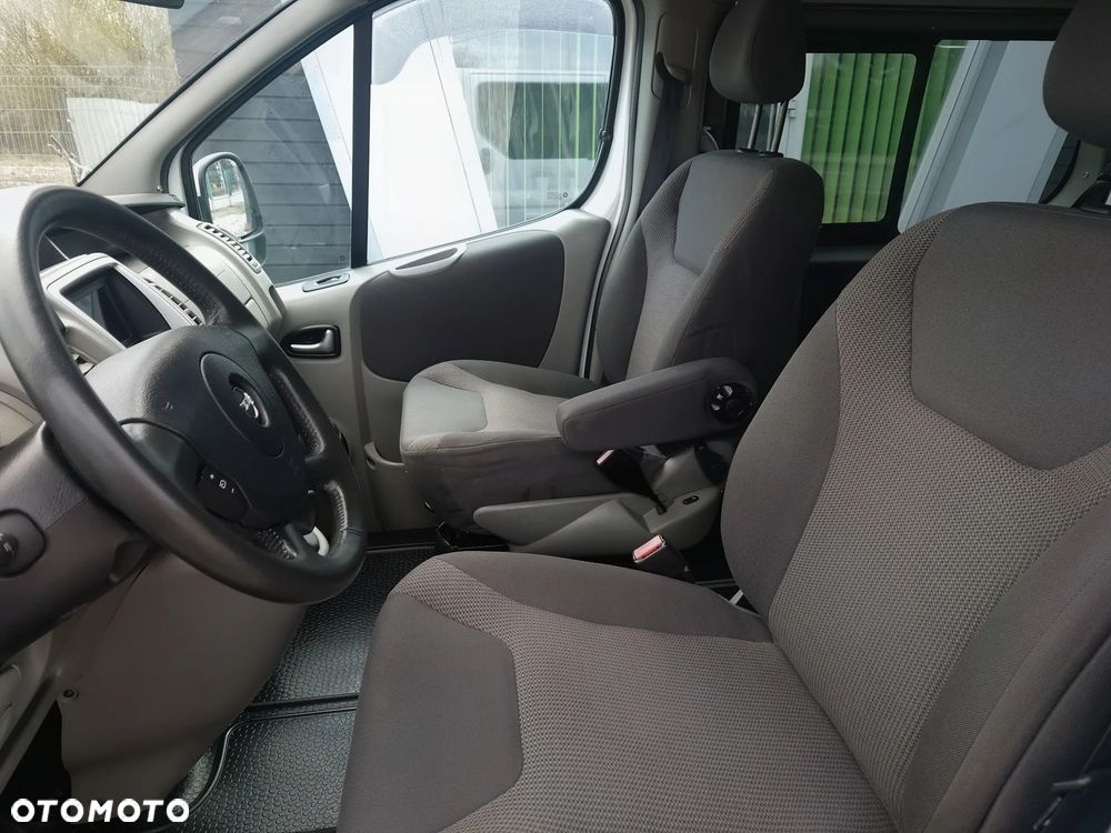 Opel Vivaro - 11