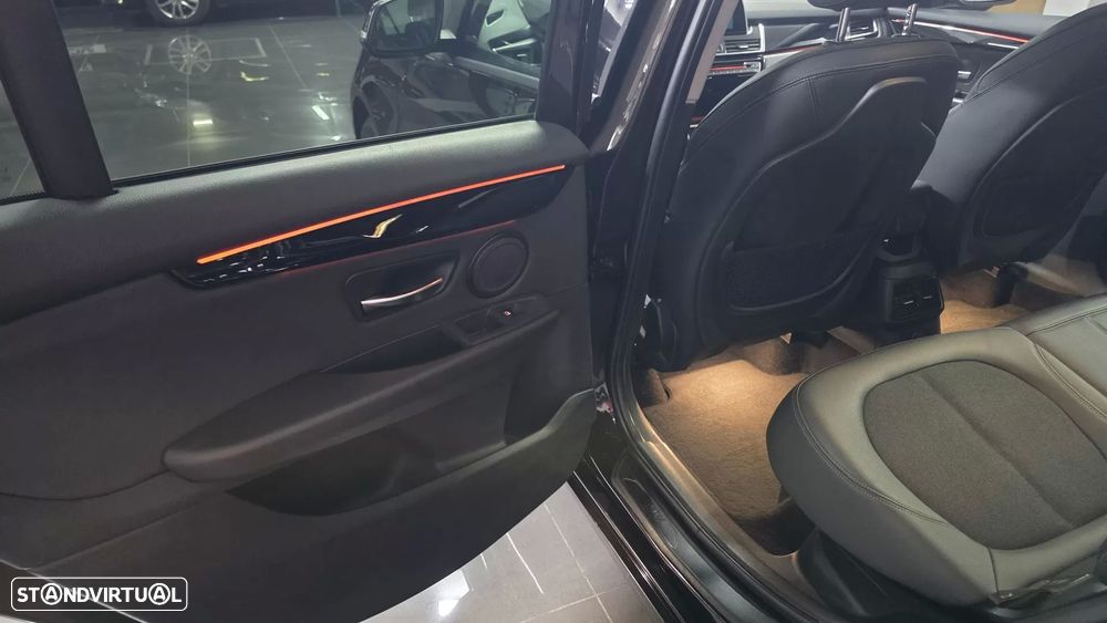 BMW 218 Gran Tourer i 7L Line Sport — fotografia 29
