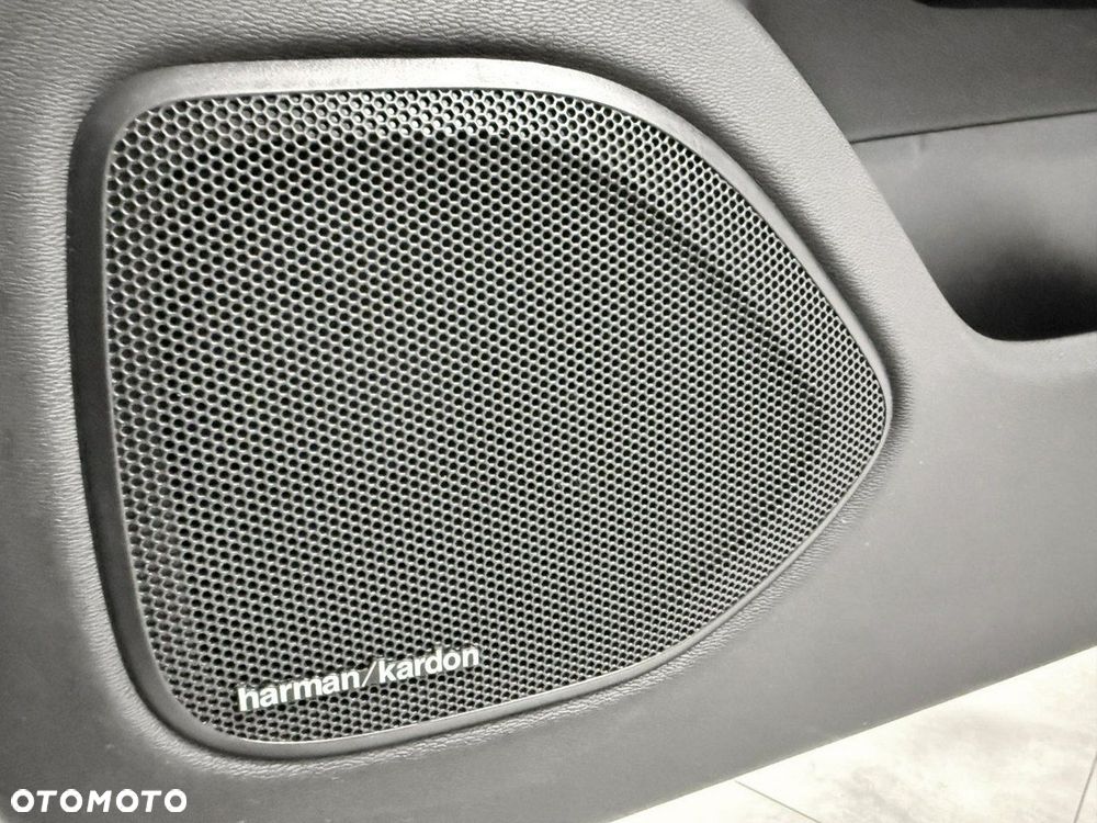 Volvo V60 D4 R-Design - 25