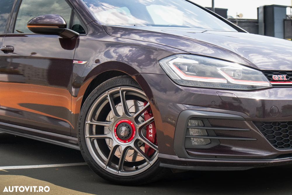 Volkswagen Golf GTI (BlueMotion Technology) DSG Performance - 20