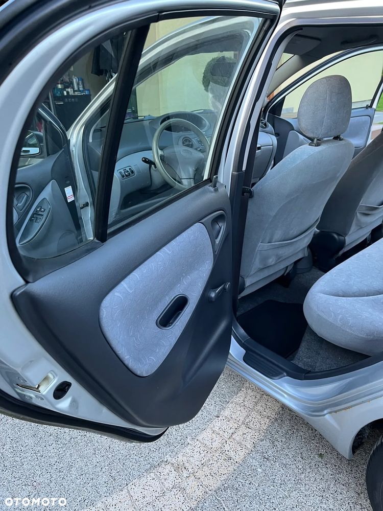 Toyota Yaris 1.3 Luna - 8