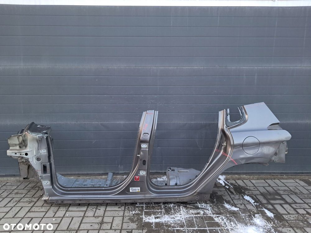 peugeot 2008 i próg lewy długi cały - 1