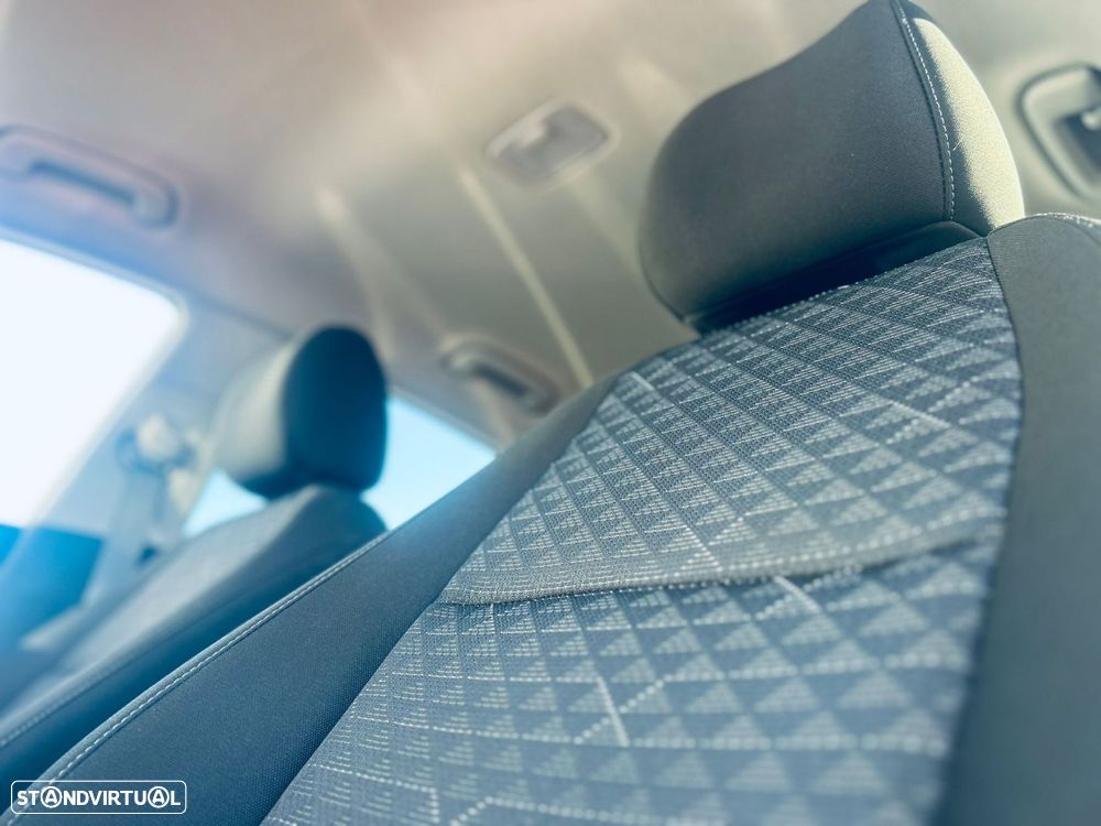 Kia Rio 1.2 CVVT Urban - 33