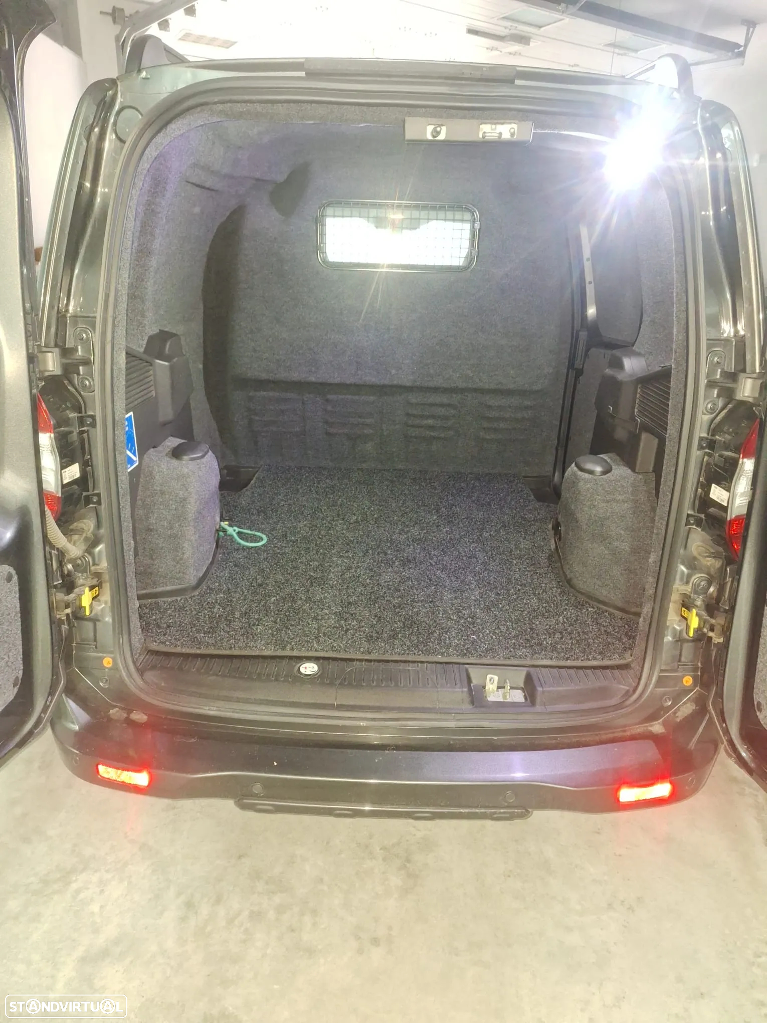 Ford Courier - 5