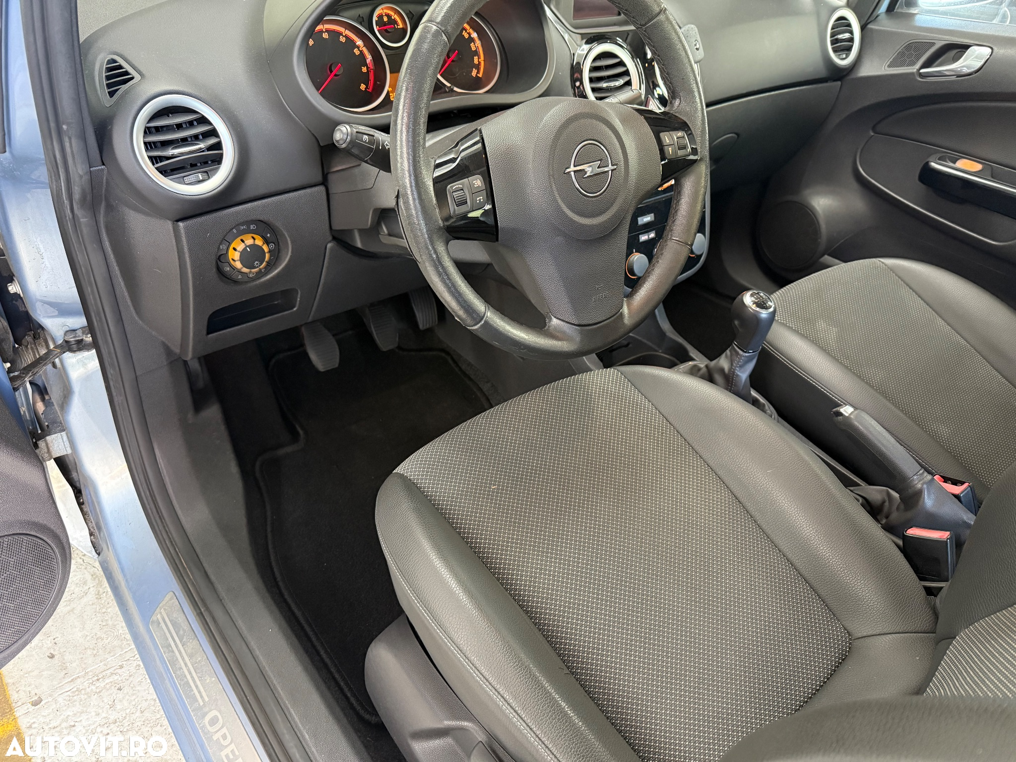 Opel Corsa Combo 1.4 Twinport - 23