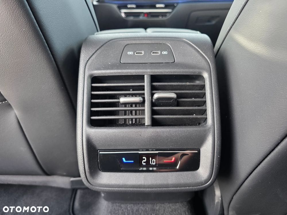 Volkswagen Passat - 31