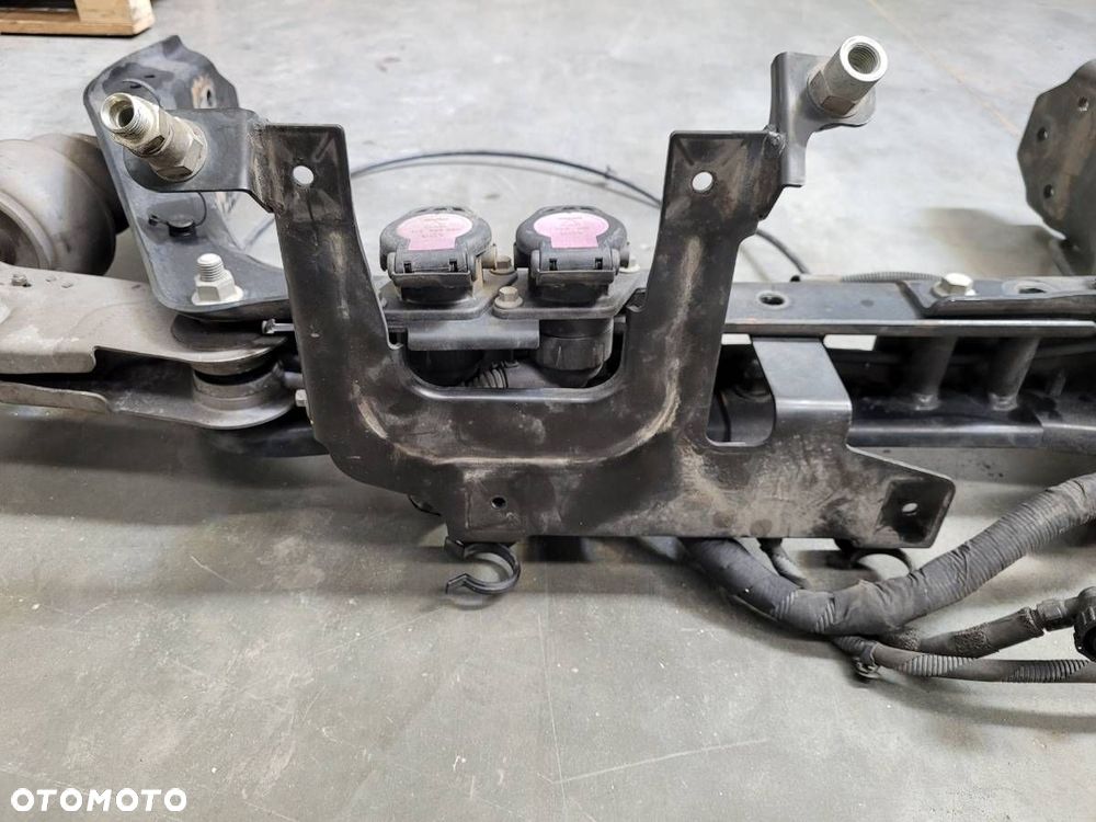 ZAWIESZENIE KABINY MOCOCWANIE PRZEWODÓW PAŁĄK WIESZAK FORD F-MAX 500 EURO 6 - 6