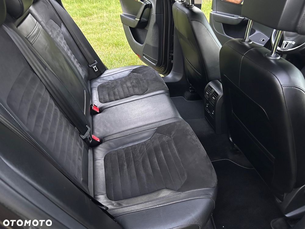 Volkswagen Passat 2.0 TDI DPF DSG Highline - 16