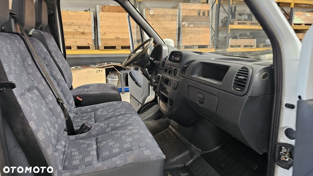 Mercedes-Benz Sprinter - 23