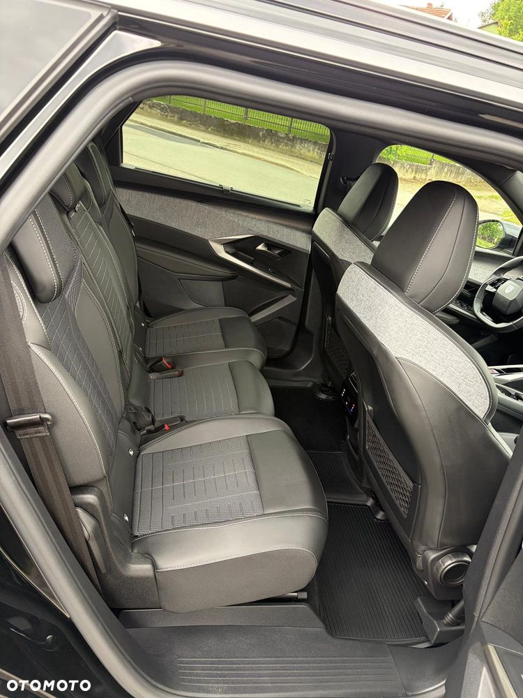 Peugeot E-5008 73kWh GT Exclusive - 26