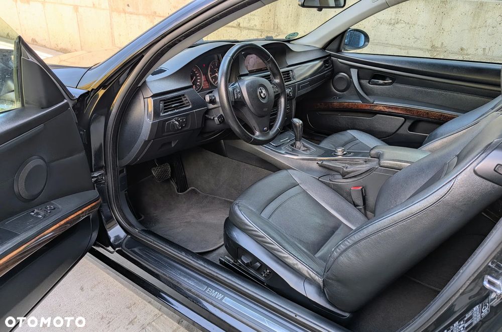 BMW Seria 3 330d - 16