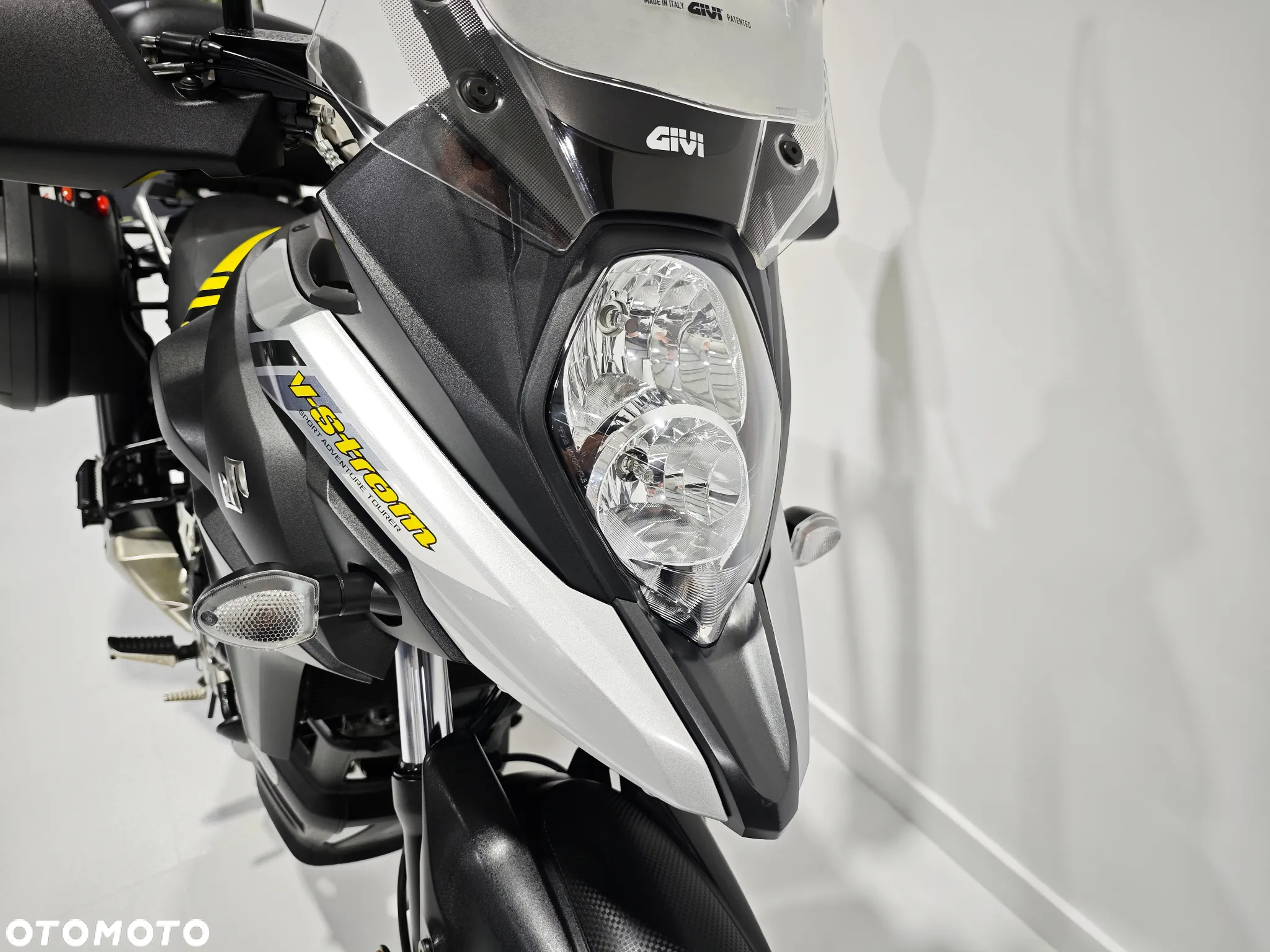 Suzuki V-STROM - 18