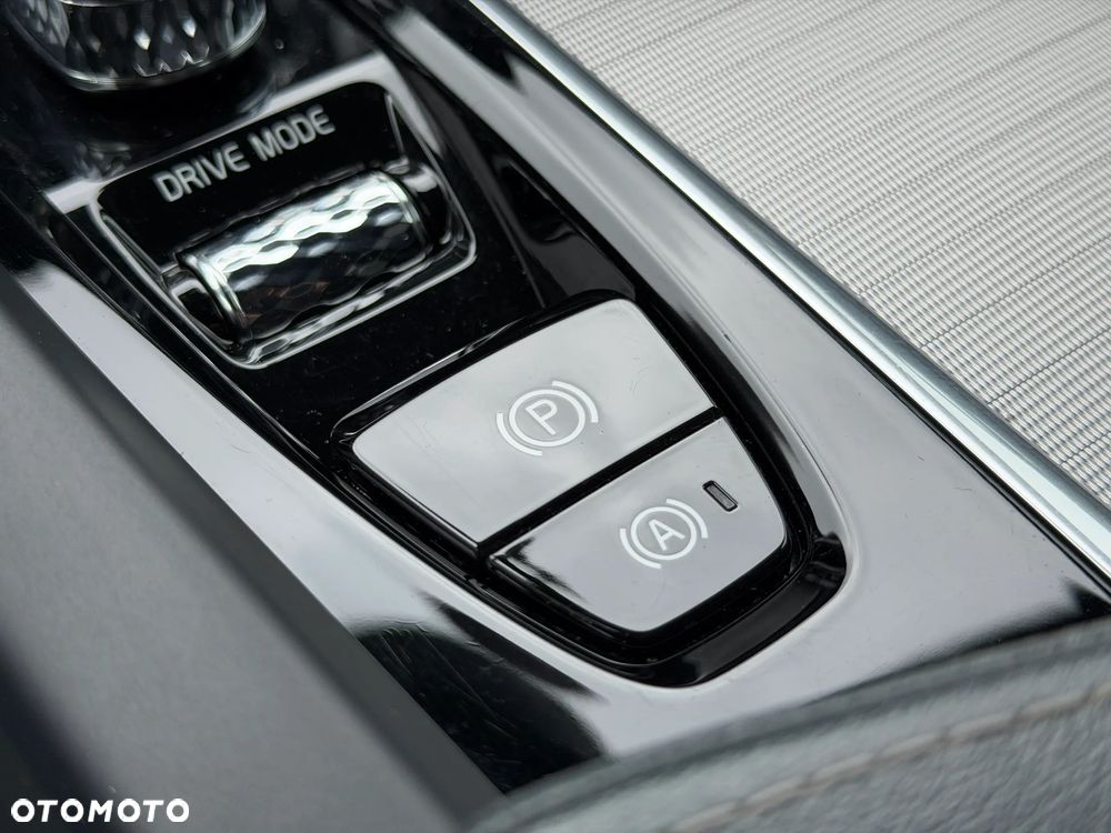 Volvo XC 60 B4 B R-Design - 23